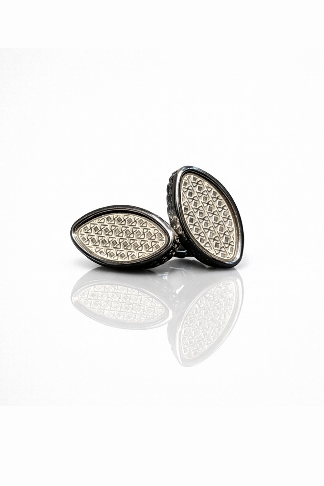NOIR ATLAS CUFFLINKS