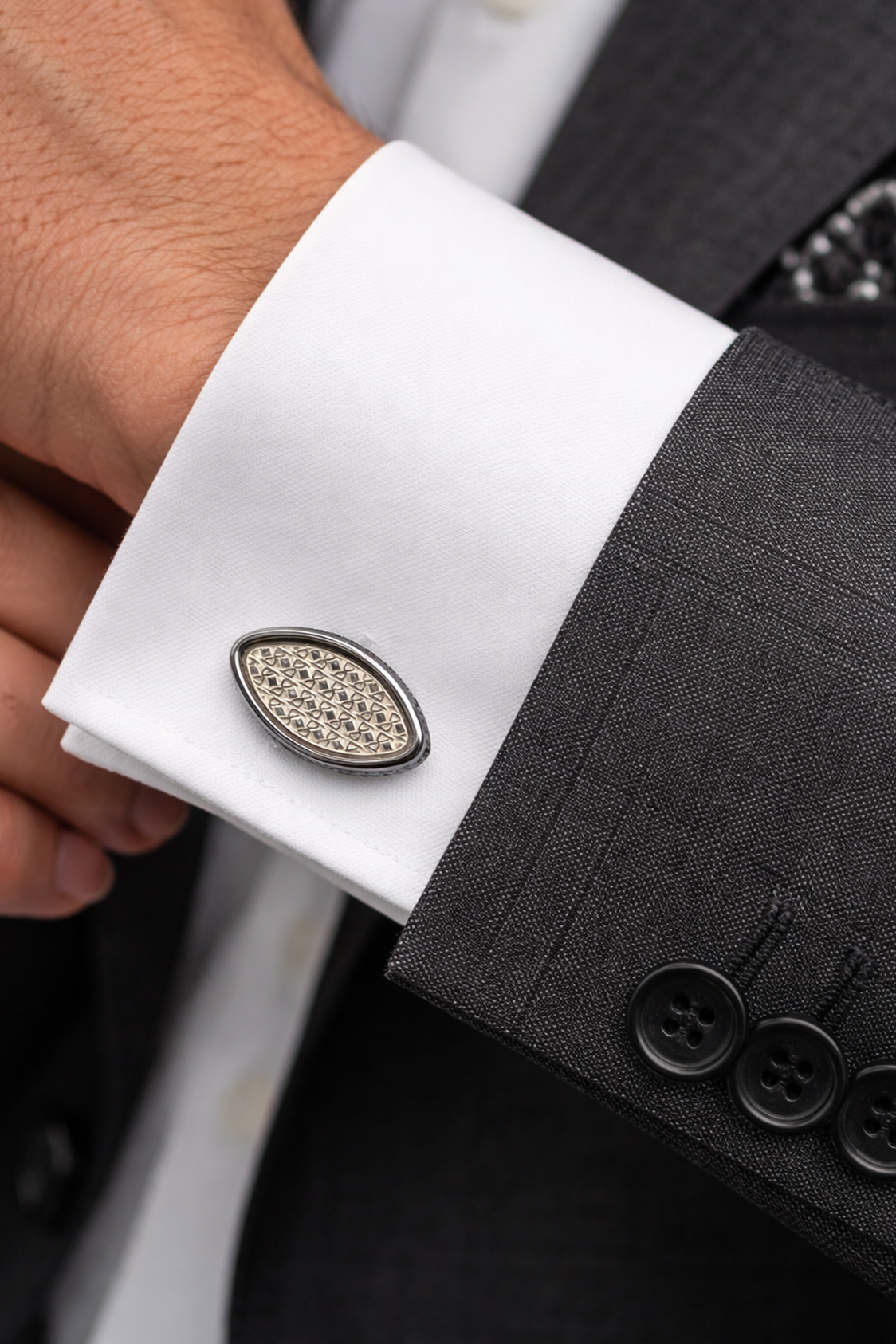 NOIR ATLAS CUFFLINKS - Image 2