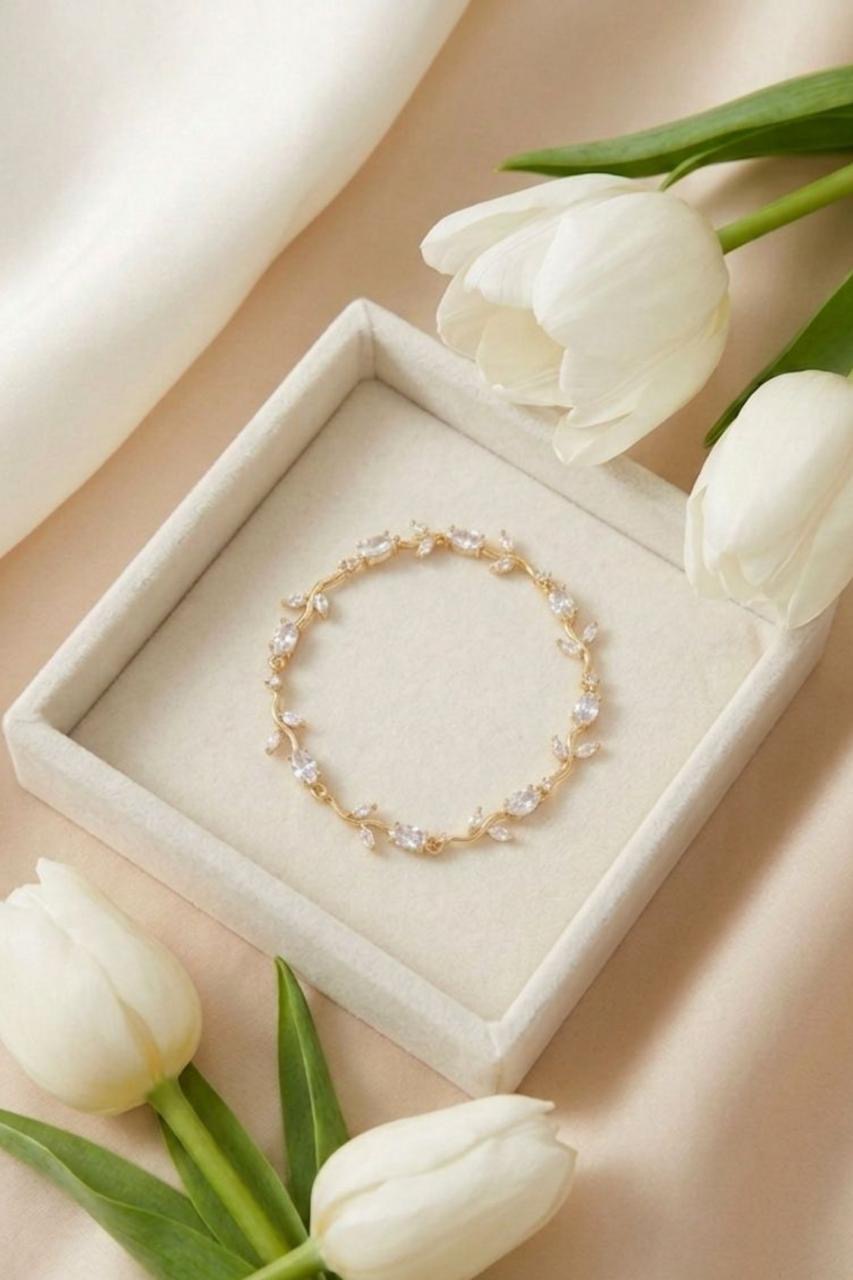 Crystal Vine Tulip Bracelet. - Image 3