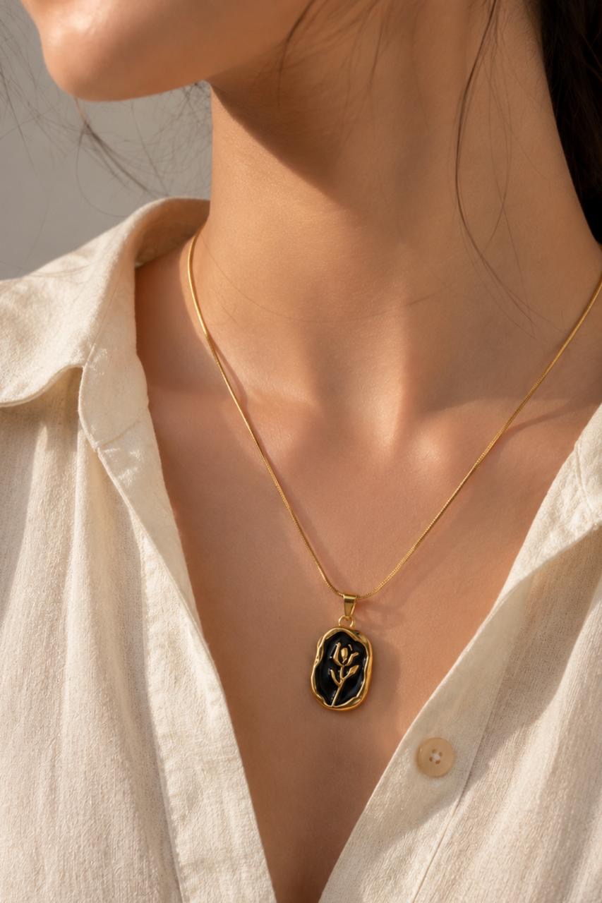 The Midnight Tulip Medallion - Image 2