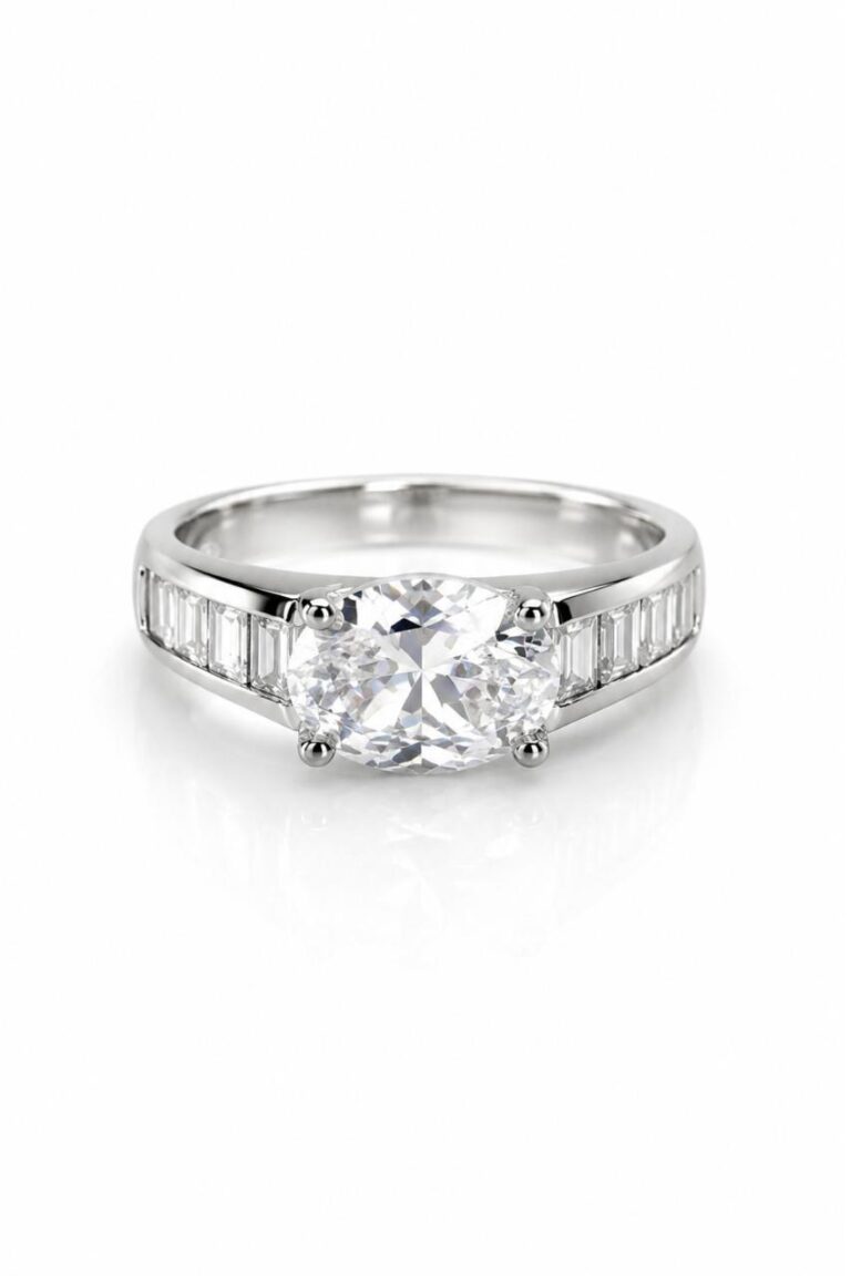 The Noir oval Ring