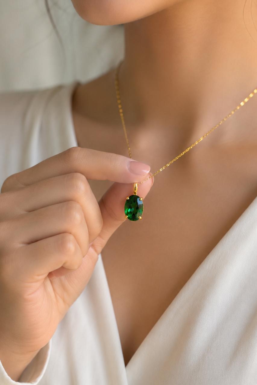The Emerald Aura Necklace - Image 4