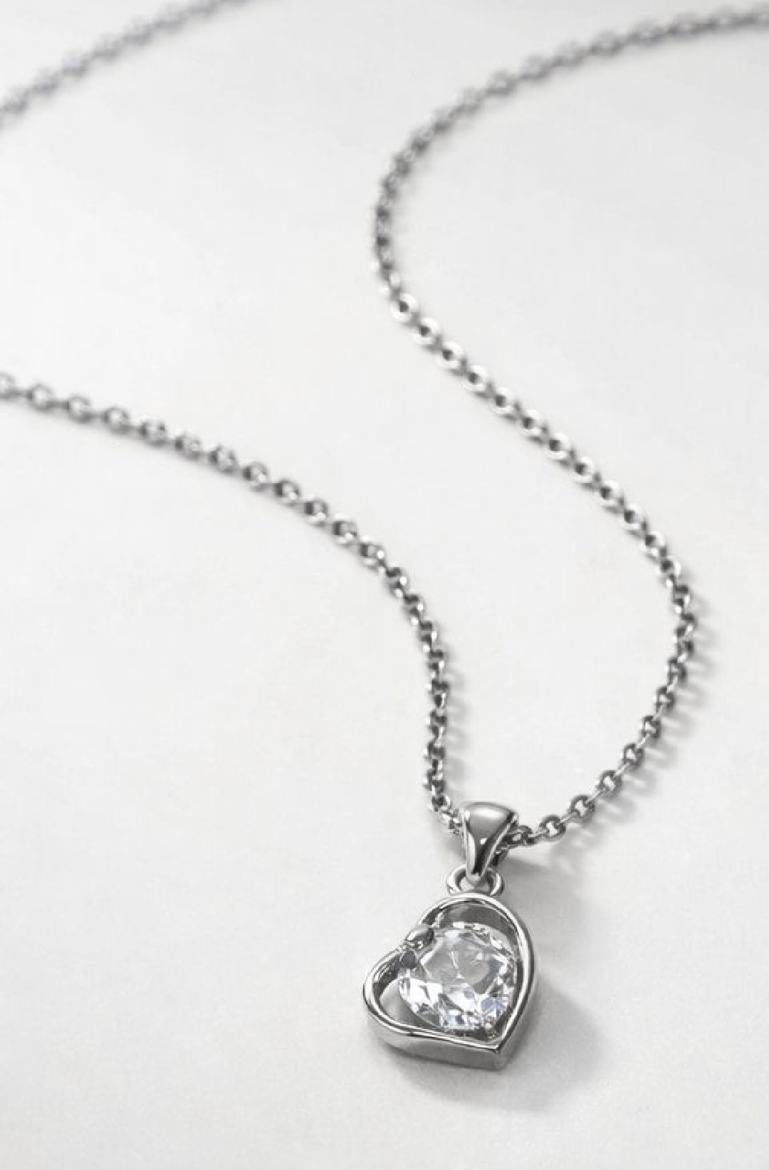 NOIR HEART PENDENT