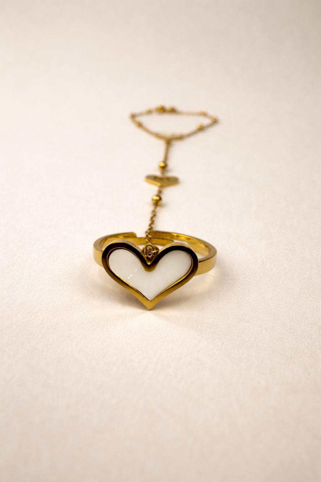 HEART LINK HAND BRACELET - Image 3