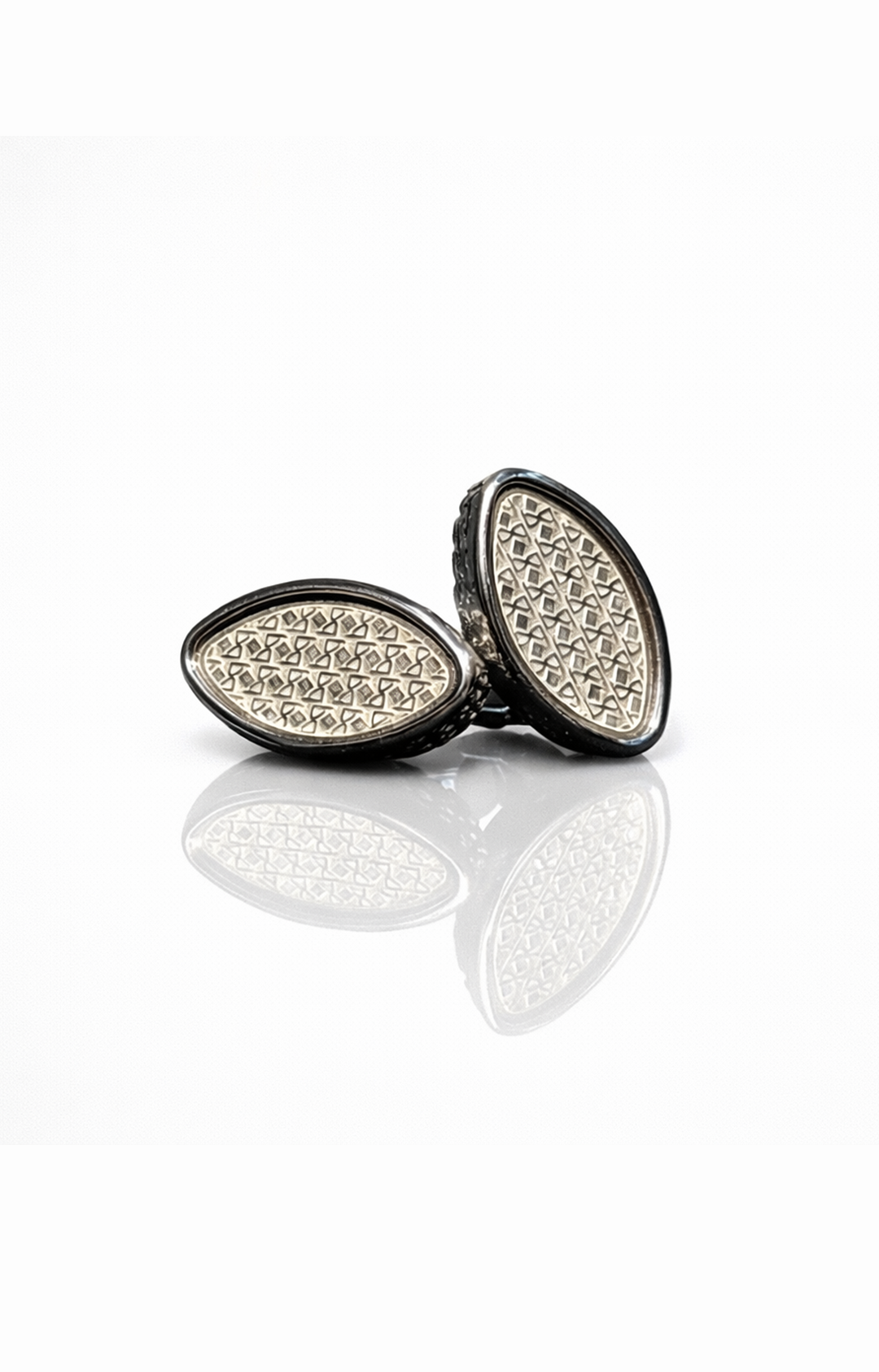 NOIR ATLAS CUFFLINKS