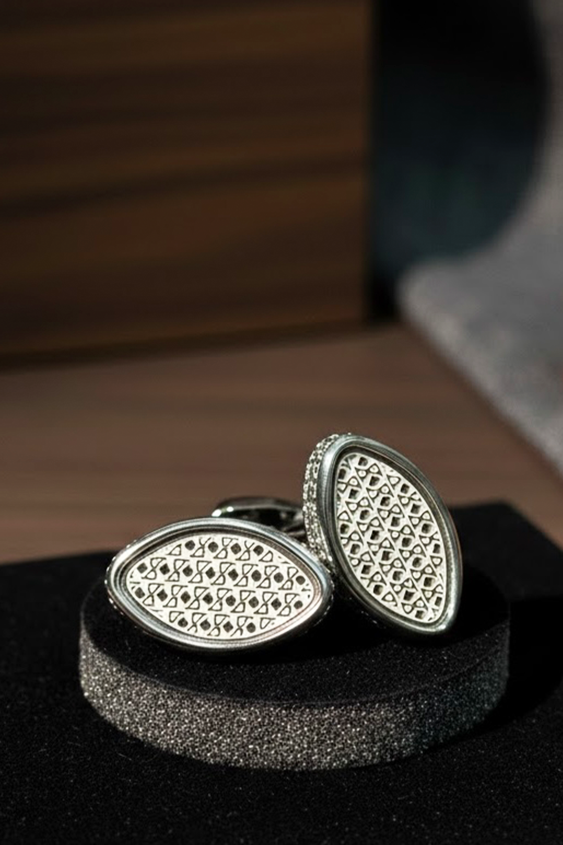 NOIR ATLAS CUFFLINKS - Image 3